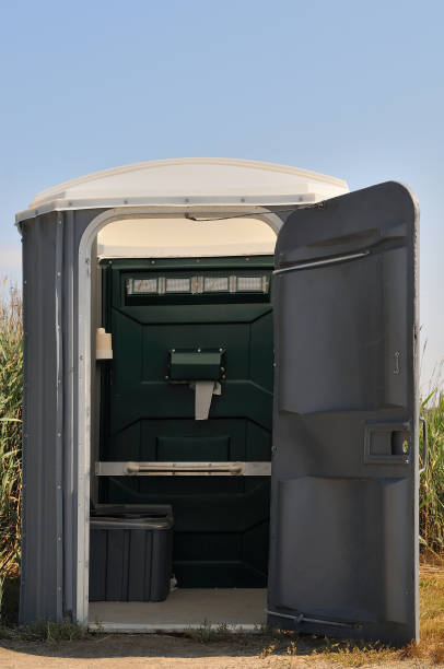 Best Luxury portable toilet rental  in Douglass, KS